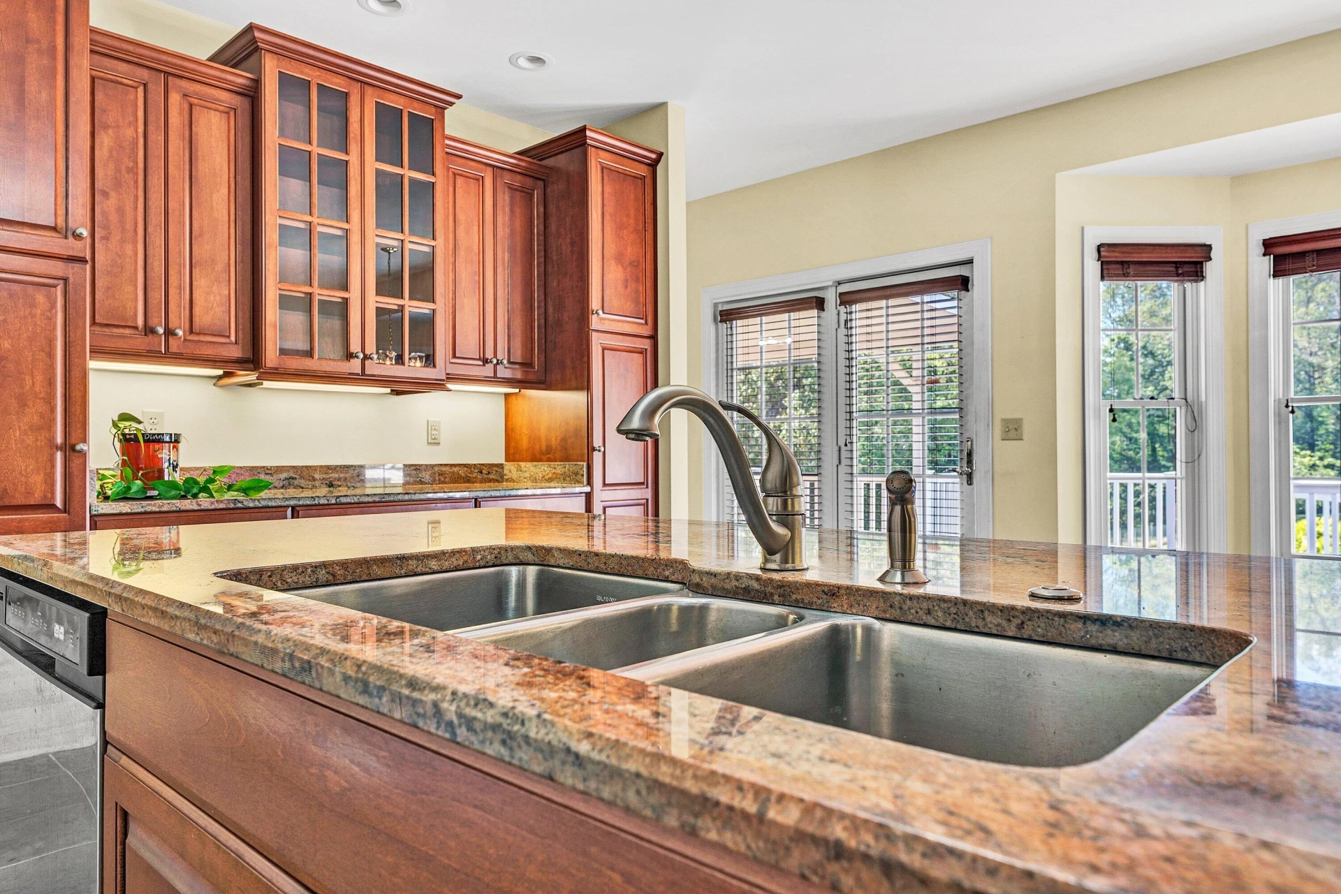 370 Saddlewood DR - Photo 8
