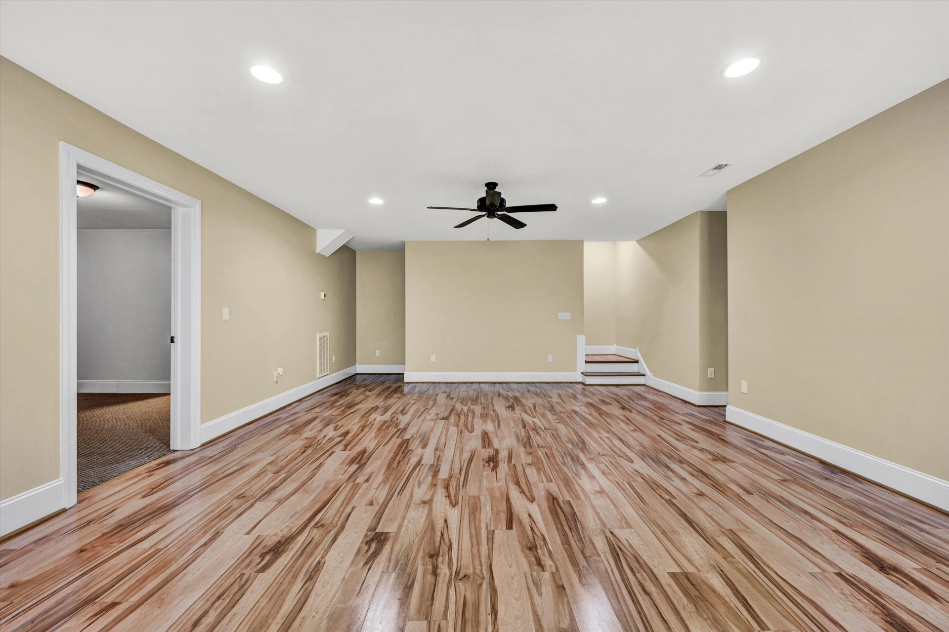 4944 Towne DR - Photo 44