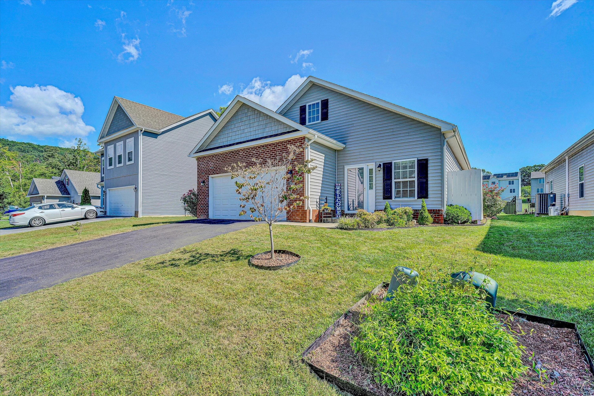 8355 Leighburn DR