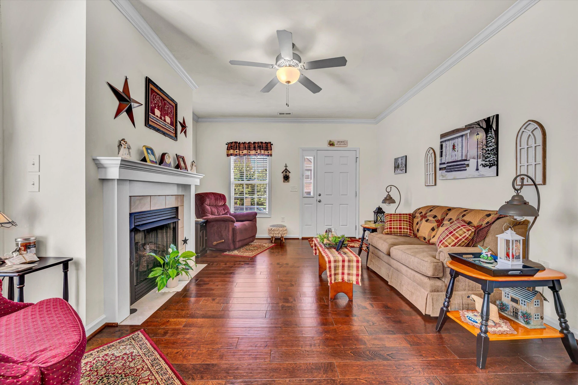8355 Leighburn DR - Photo 2