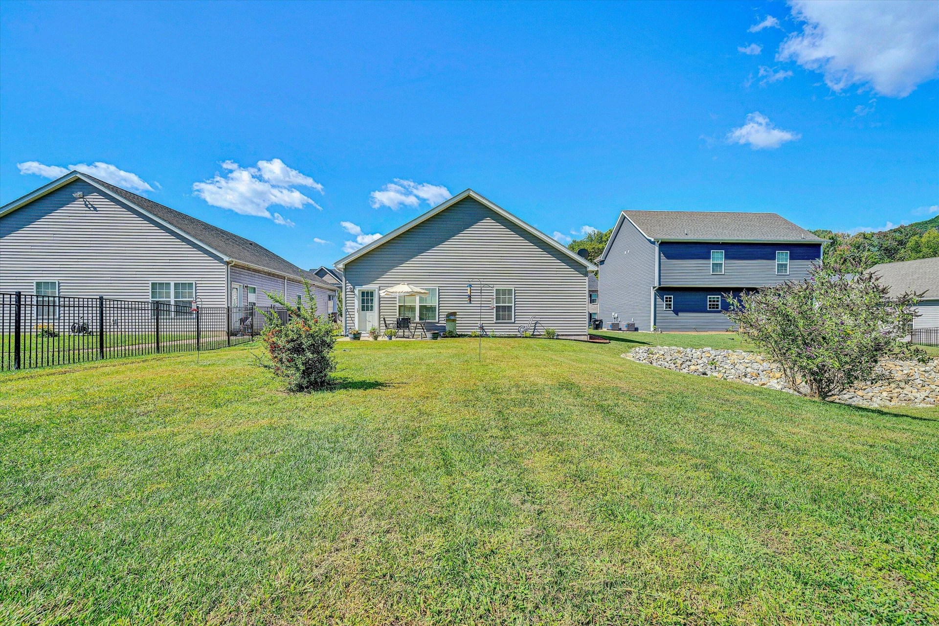 8355 Leighburn DR - Photo 27