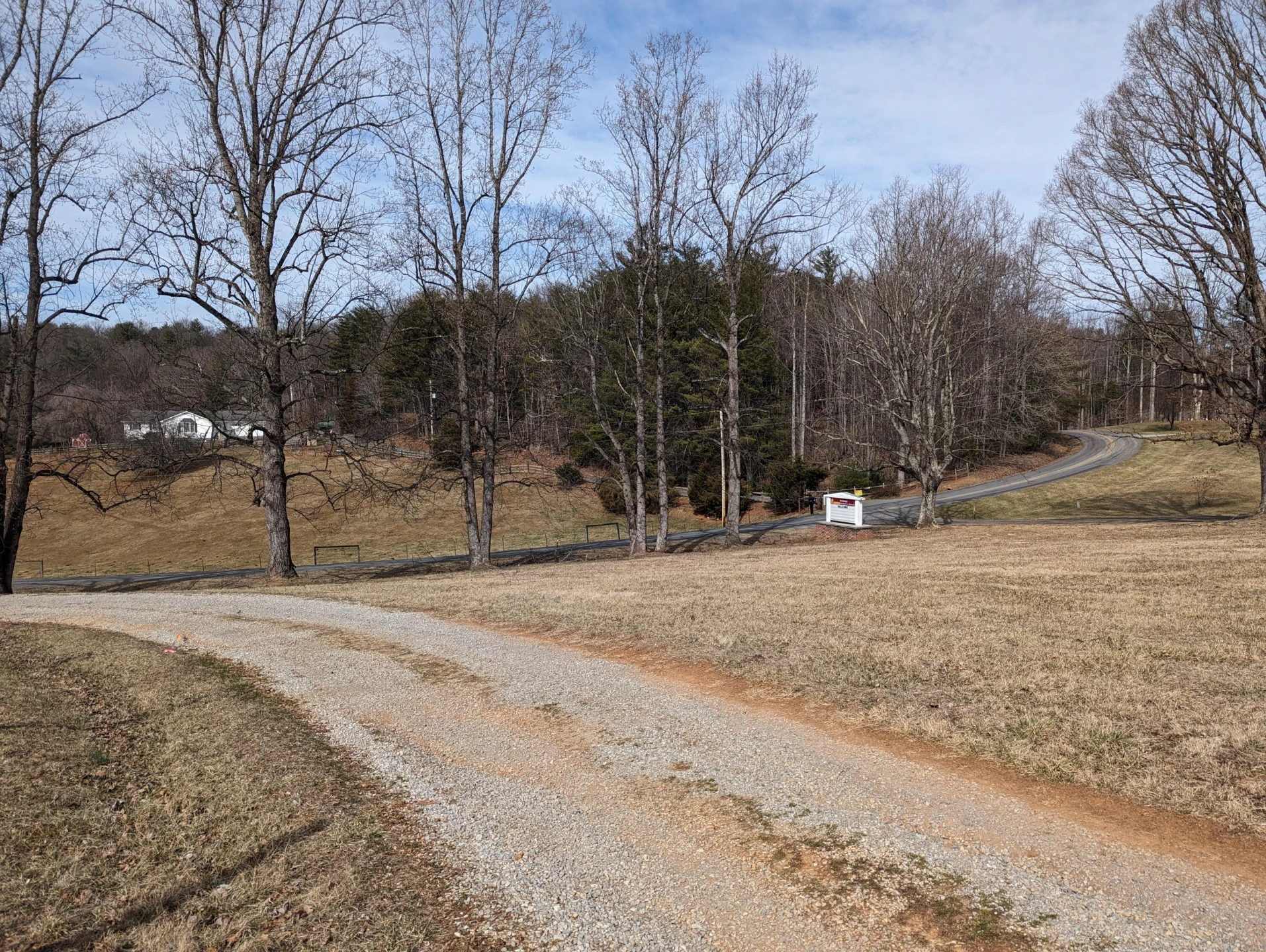 2820 Sawmill RD - Photo 35
