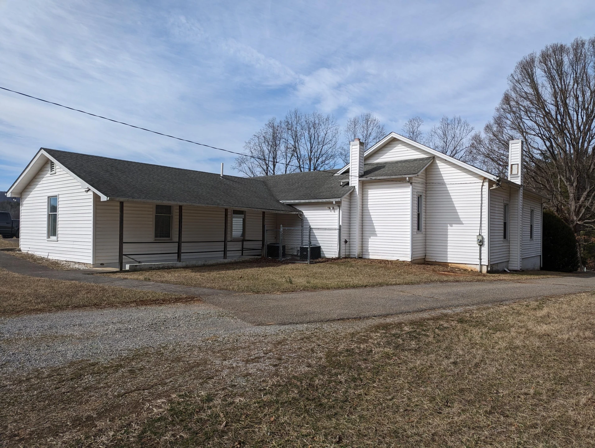 2820 Sawmill RD - Photo 4