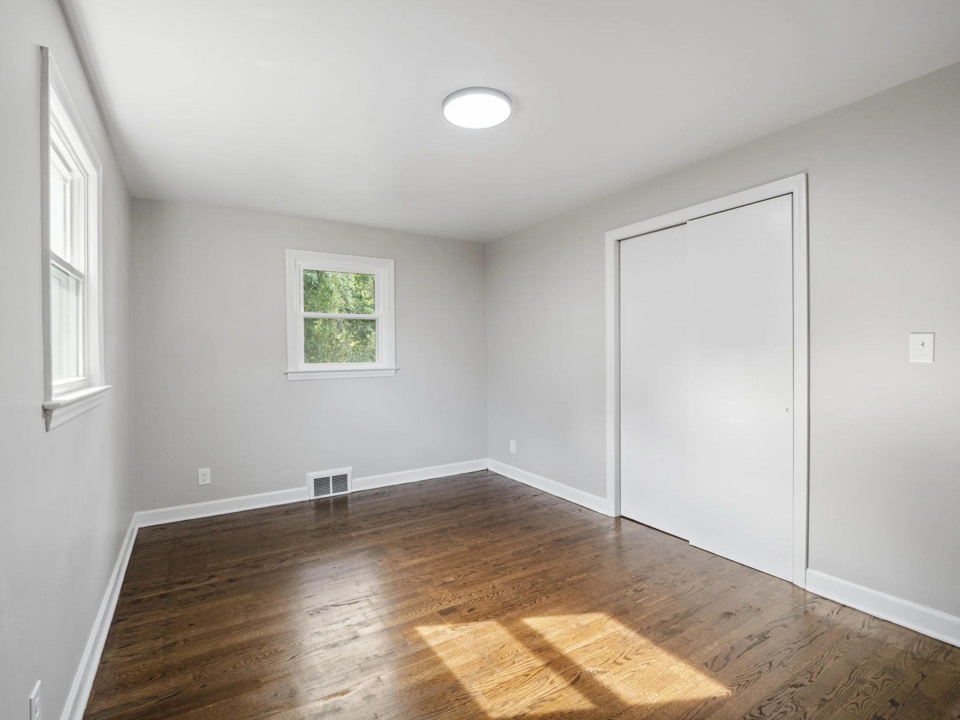118 Burwood PL - Photo 18
