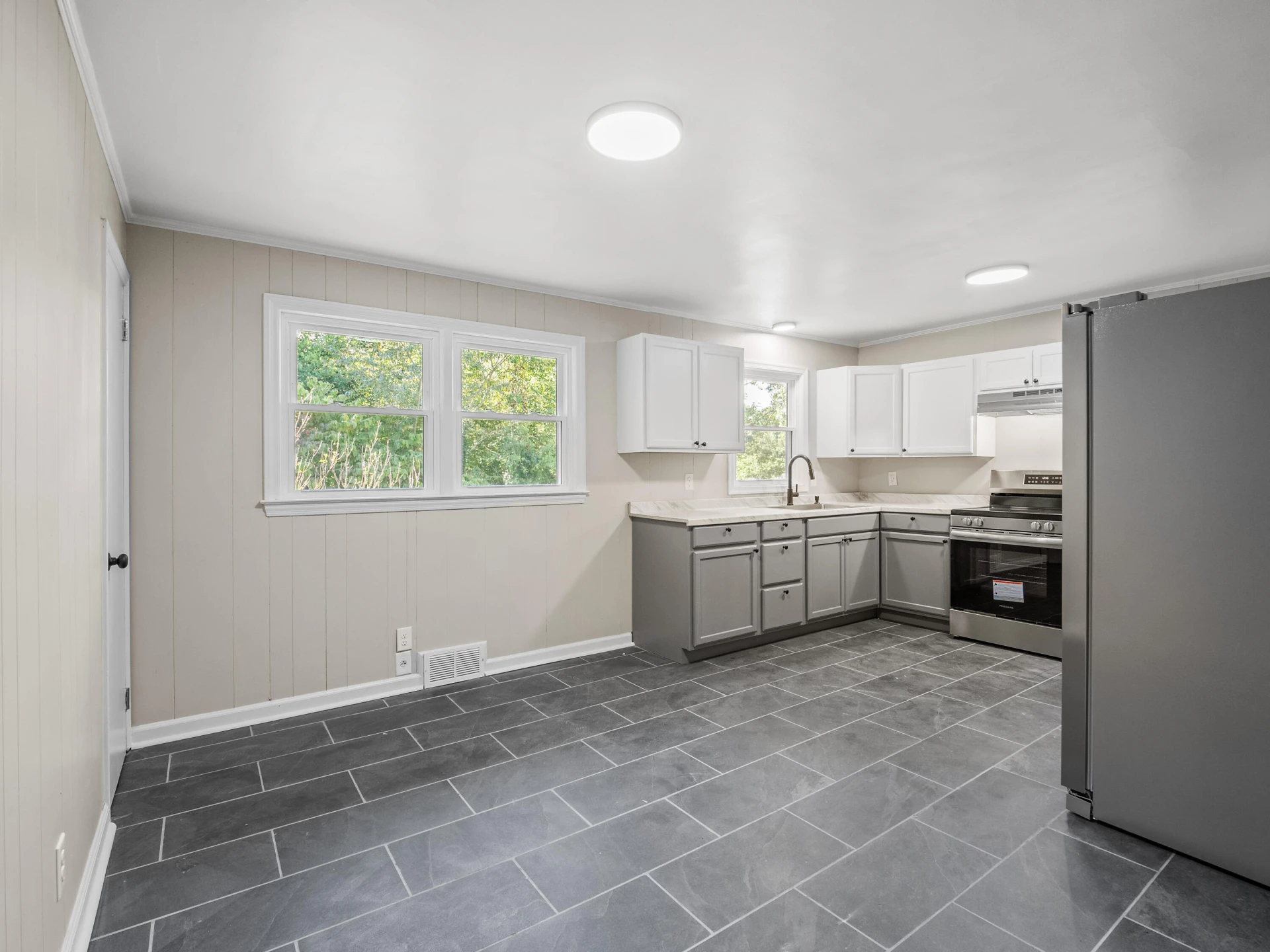 118 Burwood PL - Photo 9