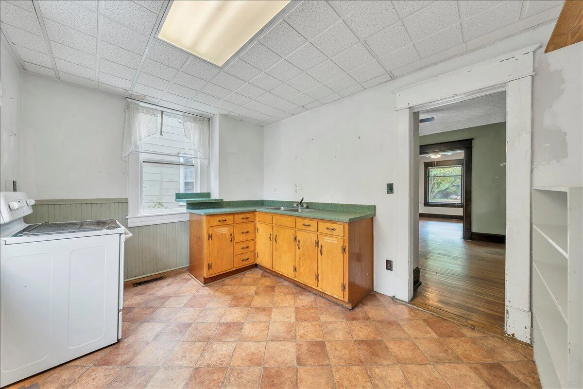 429 Elm AVE SW - Photo 21