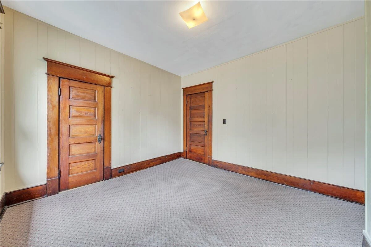 429 Elm AVE SW - Photo 29