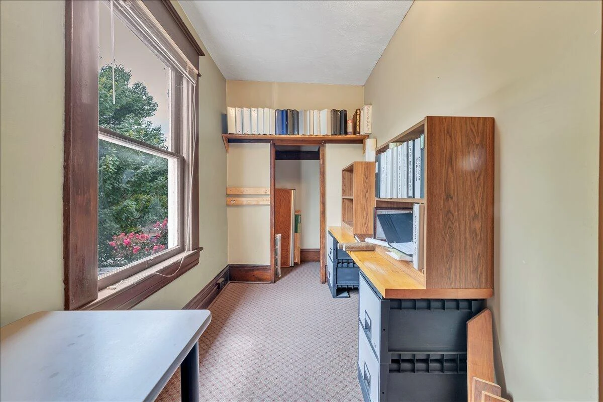 429 Elm AVE SW - Photo 34