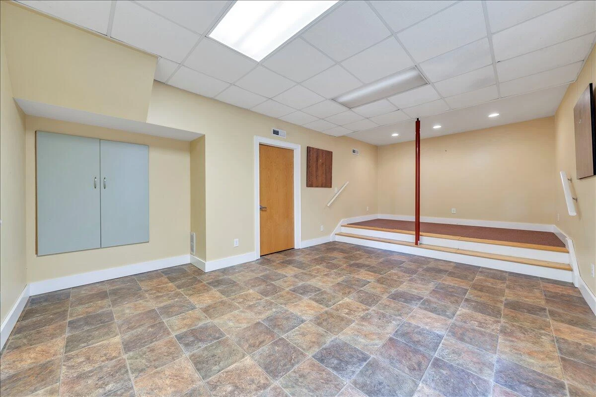 429 Elm AVE SW - Photo 40