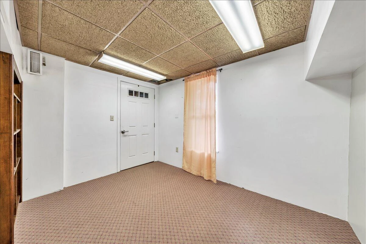 429 Elm AVE SW - Photo 43