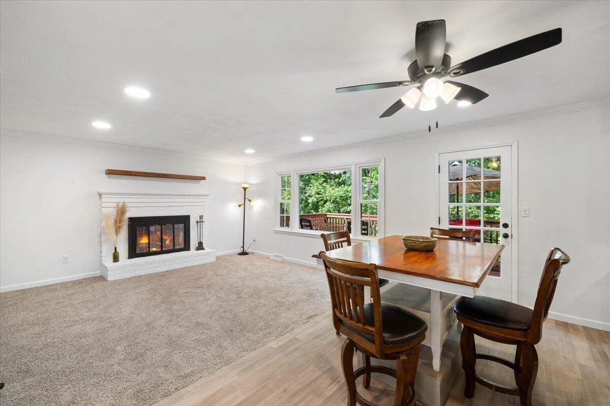 3337 Hollyfield CIR - Photo 16