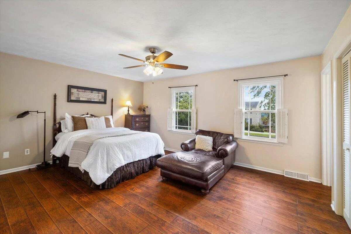 3337 Hollyfield CIR - Photo 18