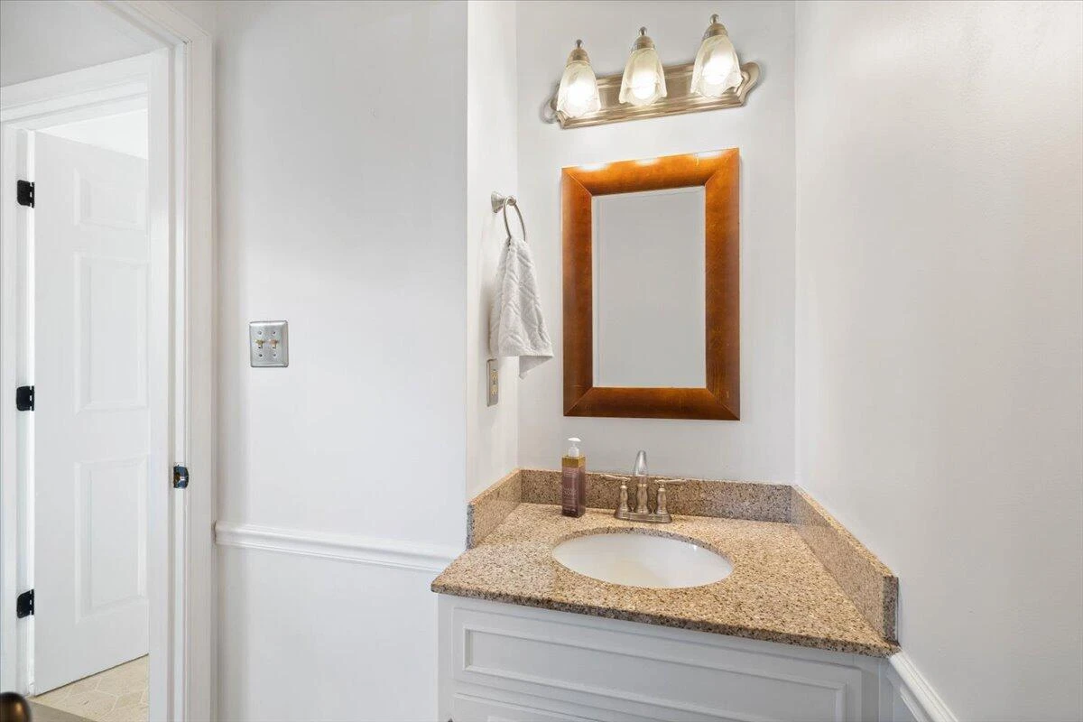 3337 Hollyfield CIR - Photo 31