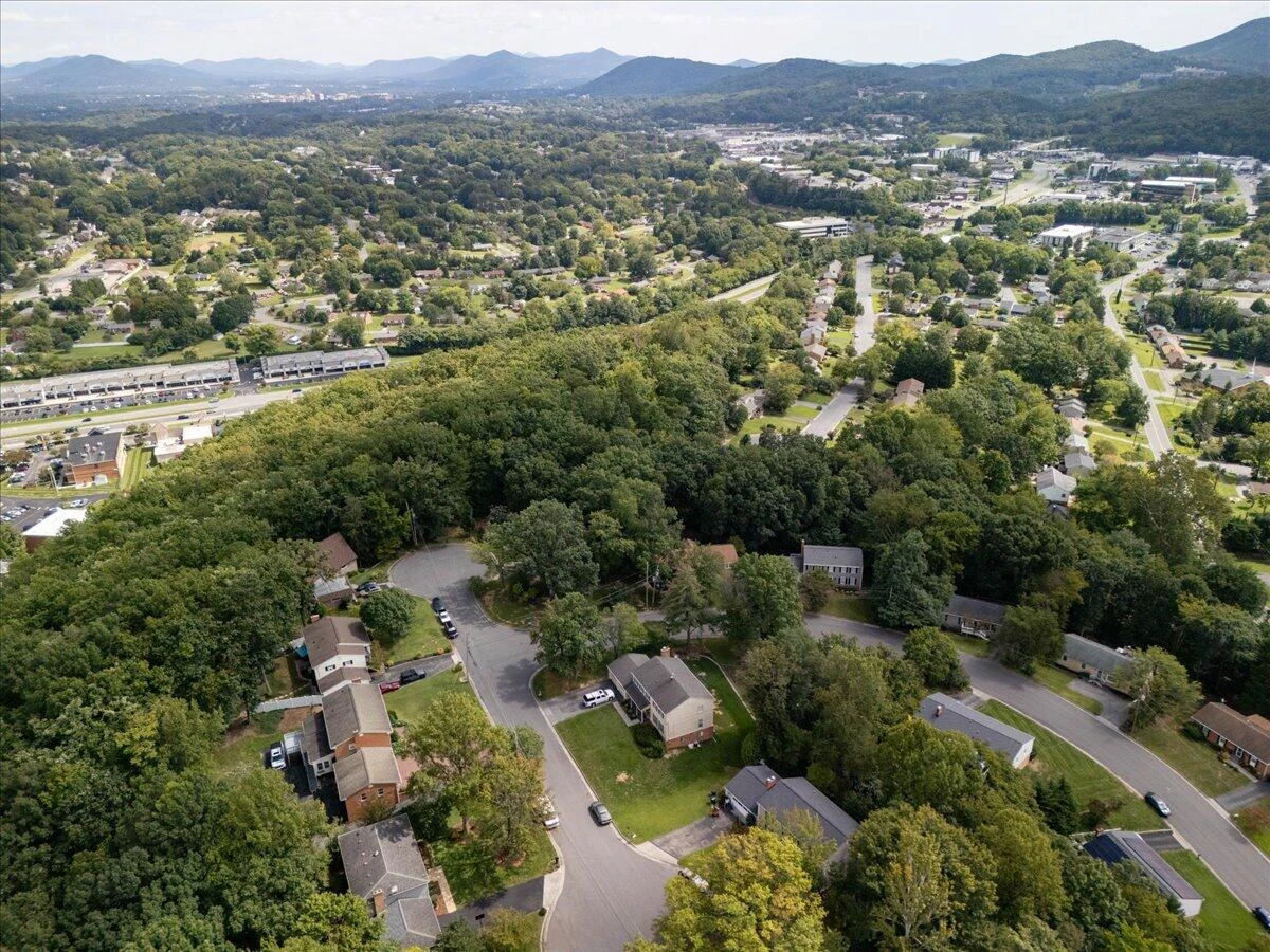 3337 Hollyfield CIR - Photo 39