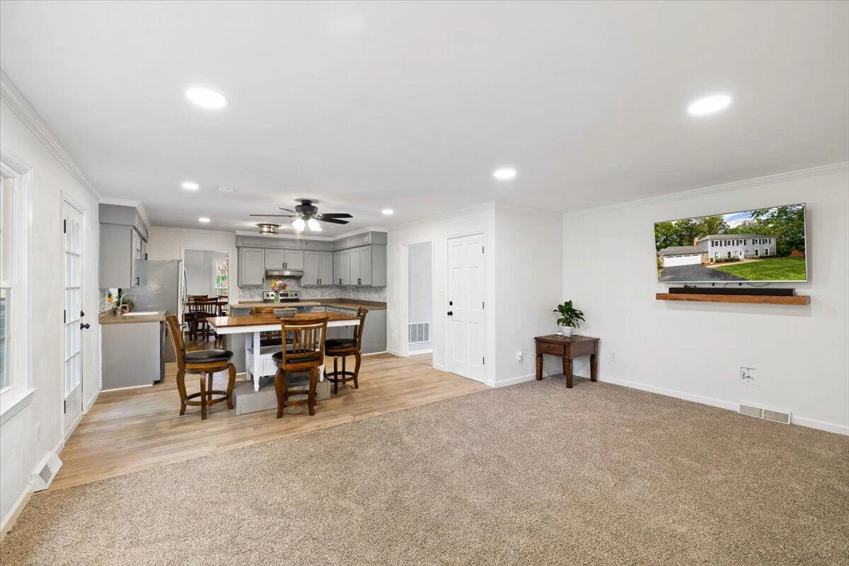 3337 Hollyfield CIR - Photo 13