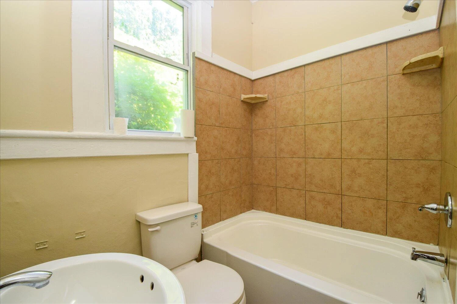 1327 Main ST SW - Photo 13