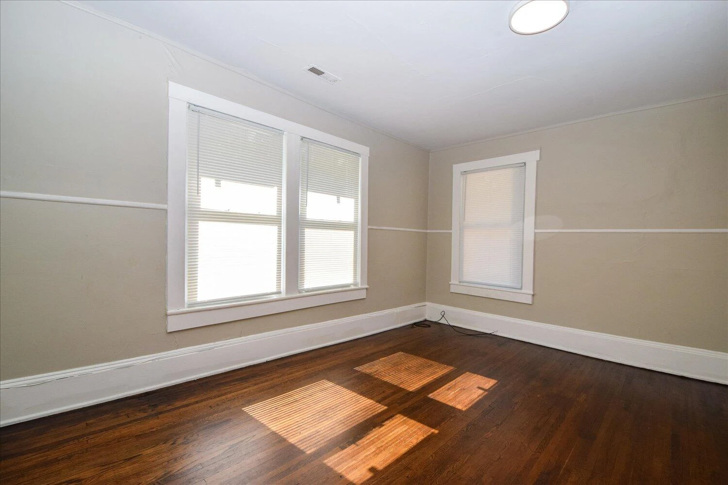 1327 Main ST SW - Photo 15