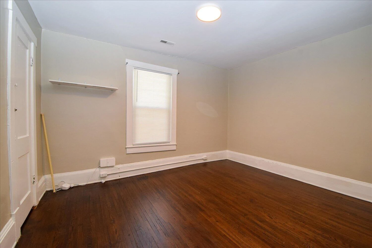 1327 Main ST SW - Photo 17