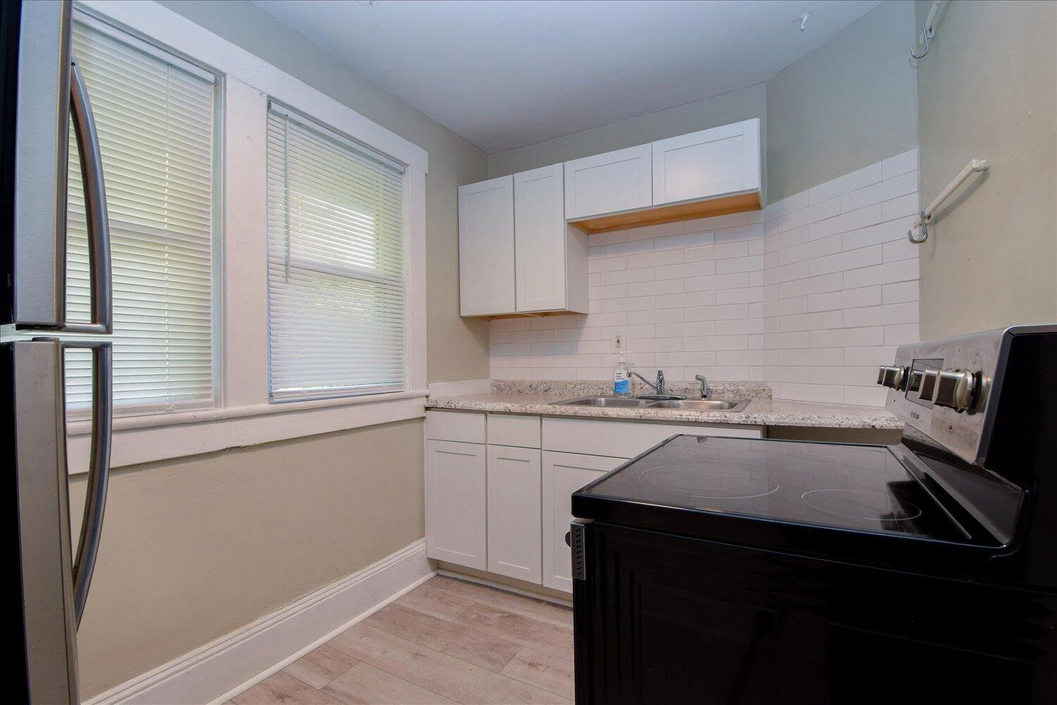 1327 Main ST SW - Photo 20