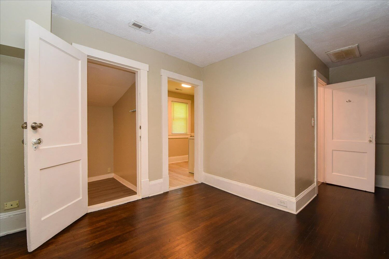1327 Main ST SW - Photo 21