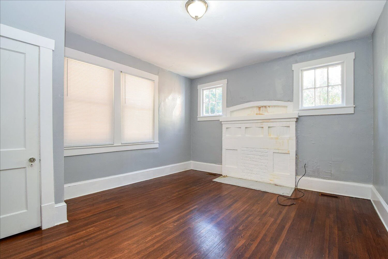 1327 Main ST SW - Photo 7