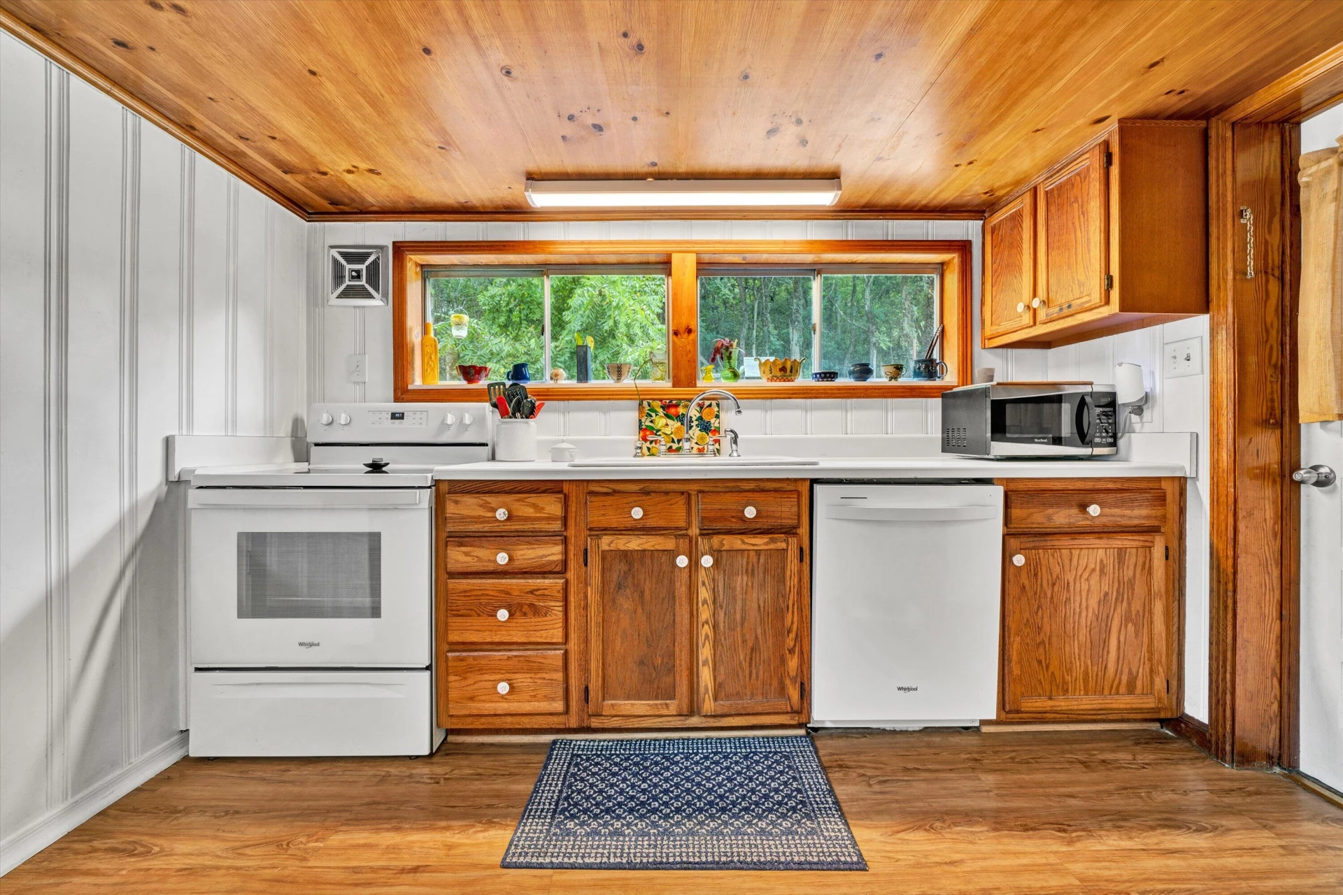 218 Albemarle AVE - Photo 10