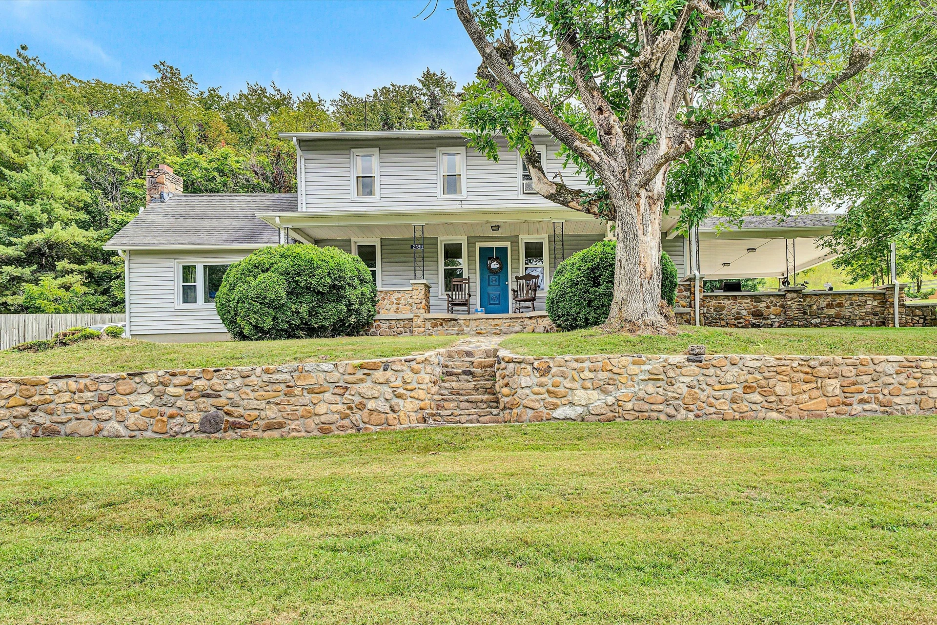 218 Albemarle AVE - Photo 2