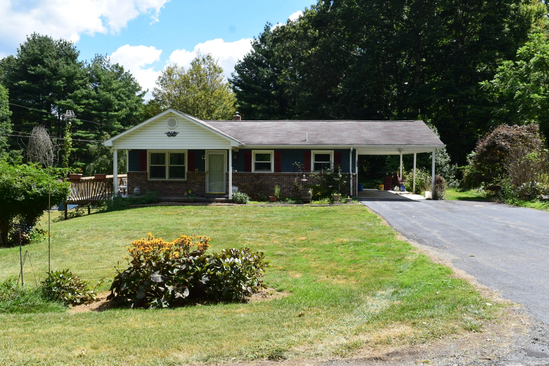 1890 Beaver Creek RD NW - Photo 3