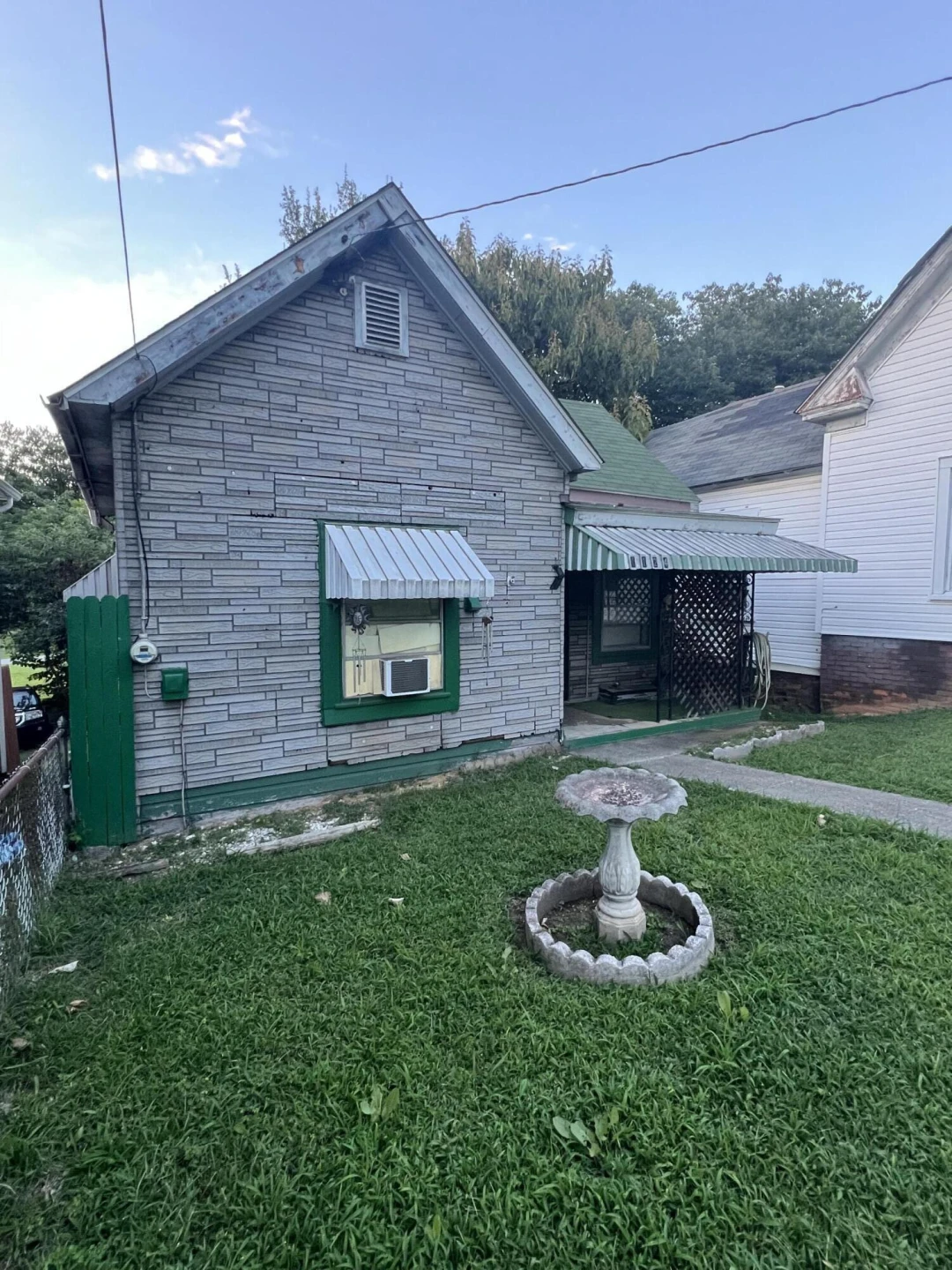 1124 Tazewell AVE SE - Photo 3