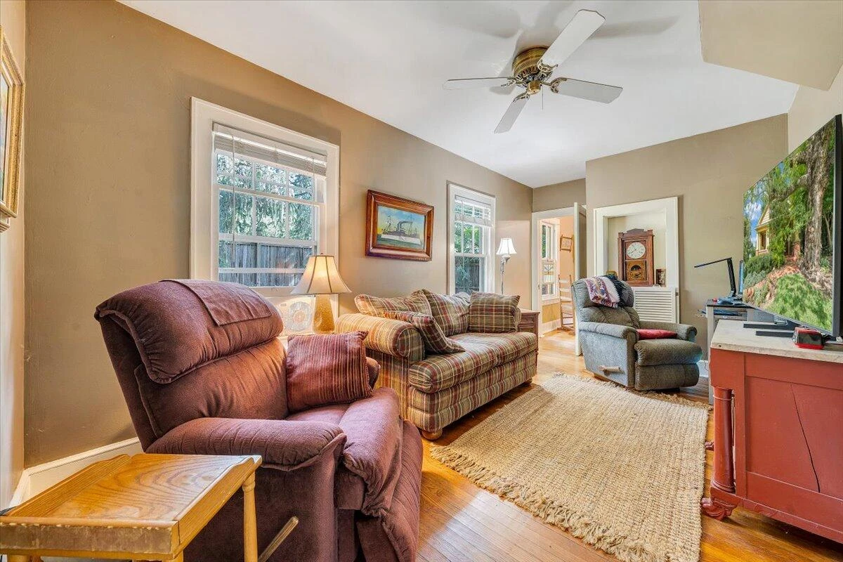 135 13th ST - Photo 20