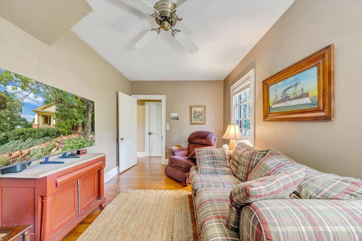 135 13th ST - Photo 21