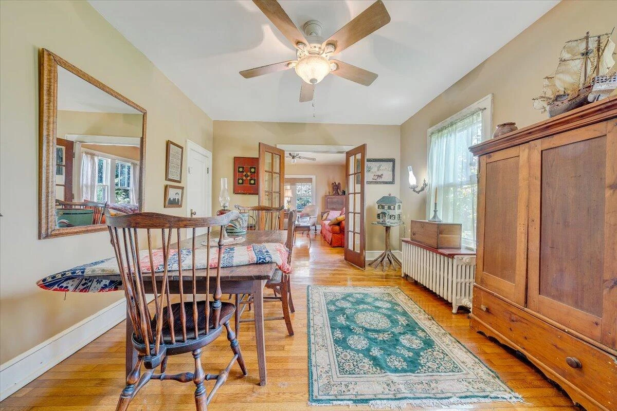 135 13th ST - Photo 8
