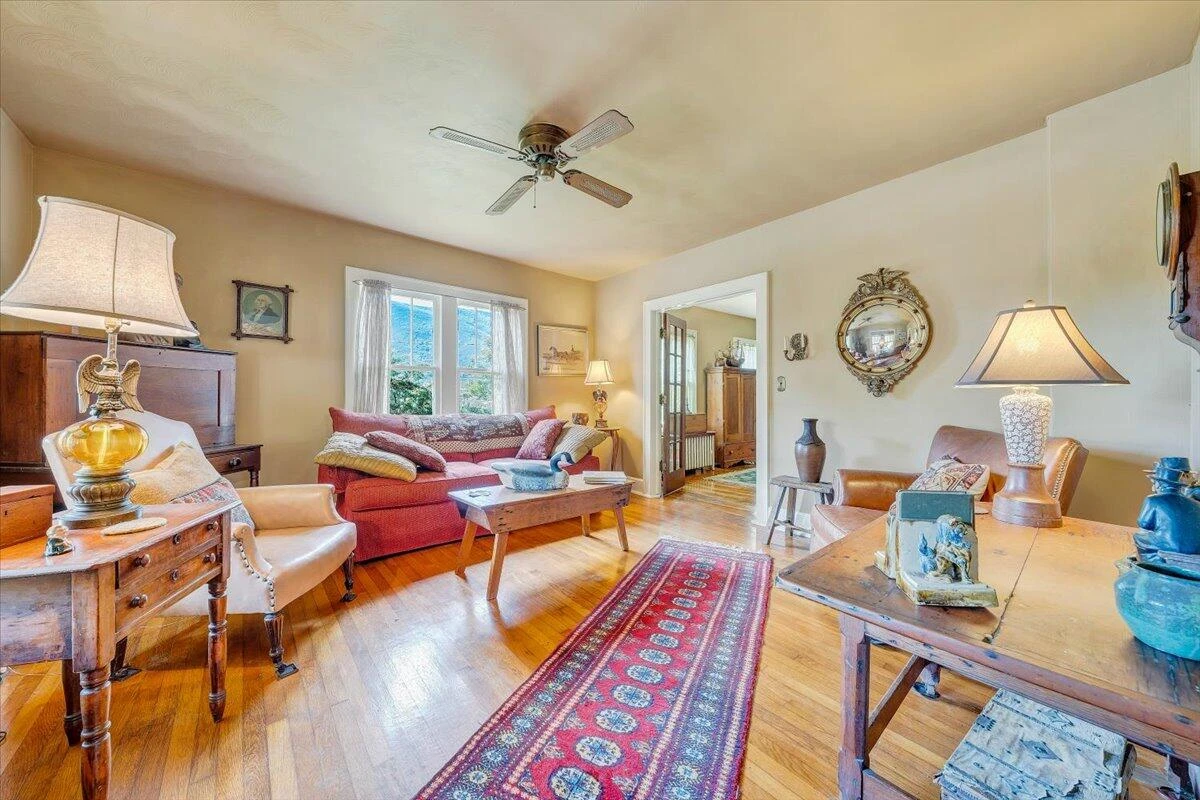 135 13th ST - Photo 10