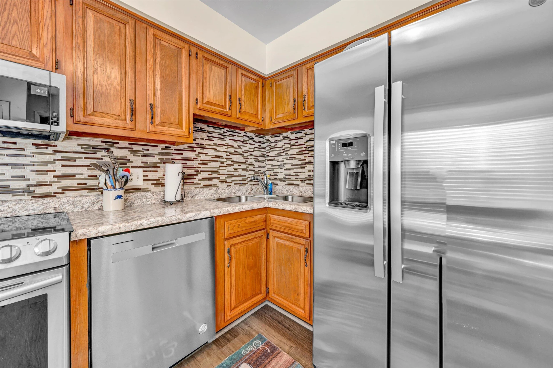3516 Stonehenge Square - Photo 5