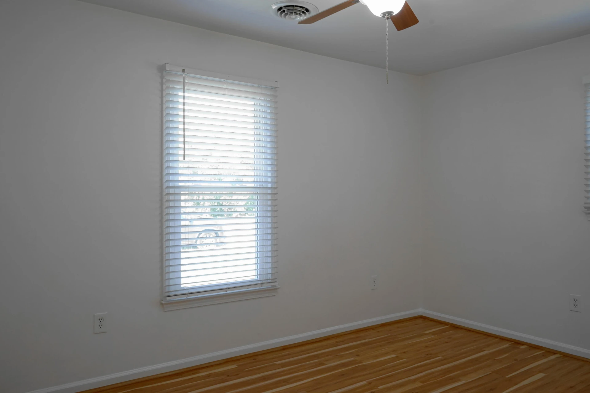 102 Ross ST - Photo 16