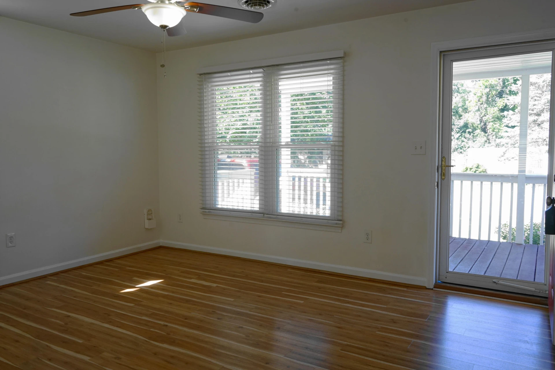 102 Ross ST - Photo 5