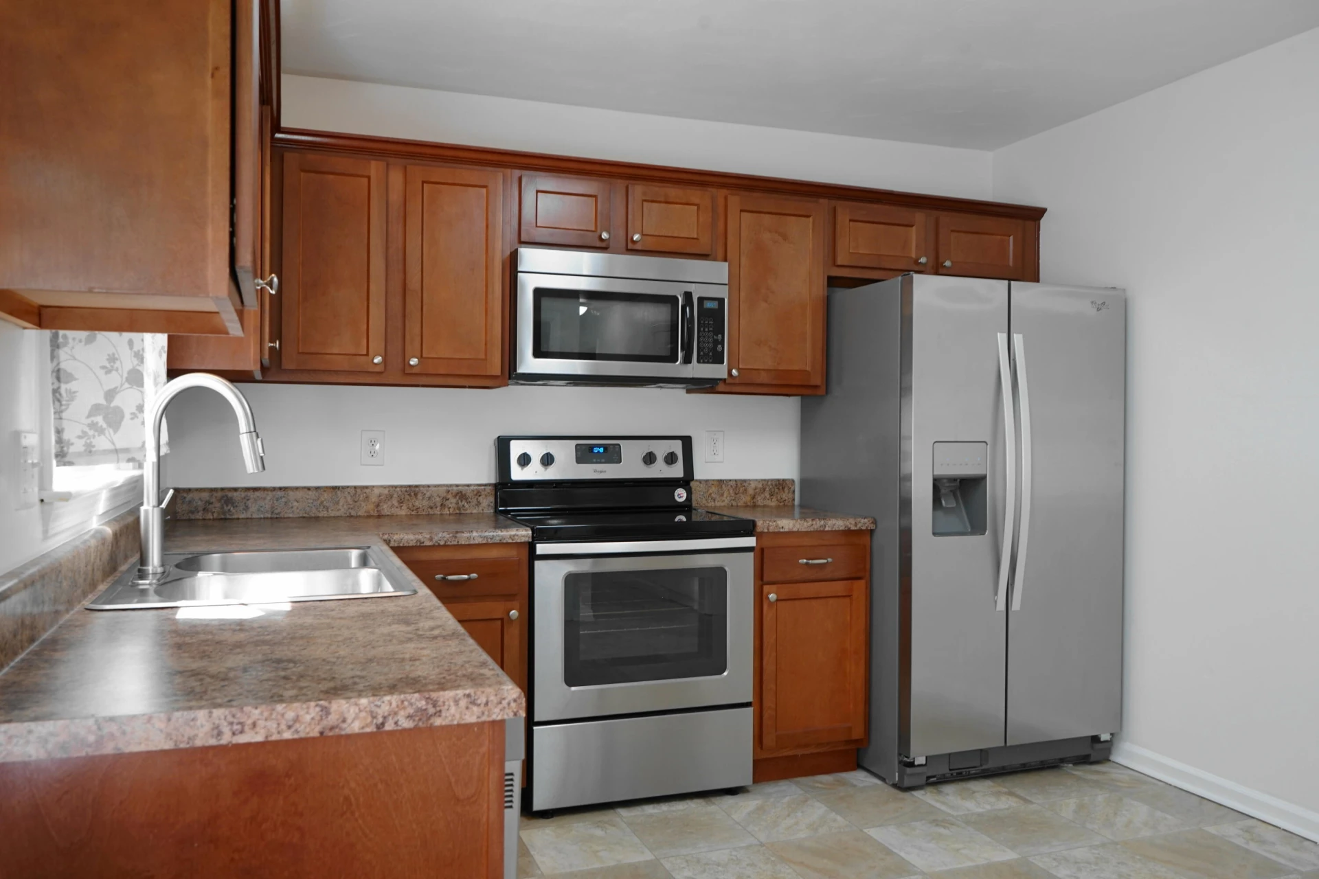 102 Ross ST - Photo 9
