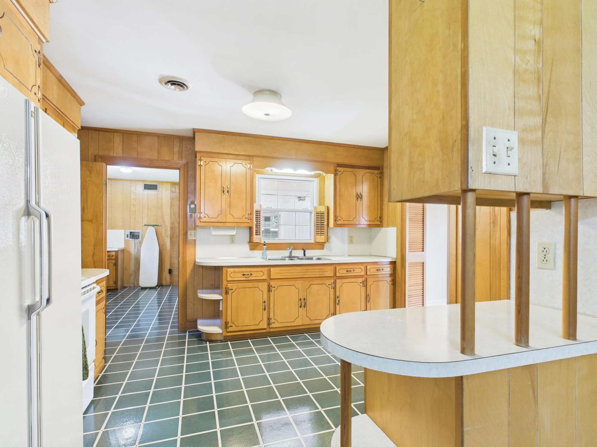 423 Woodland DR - Photo 12