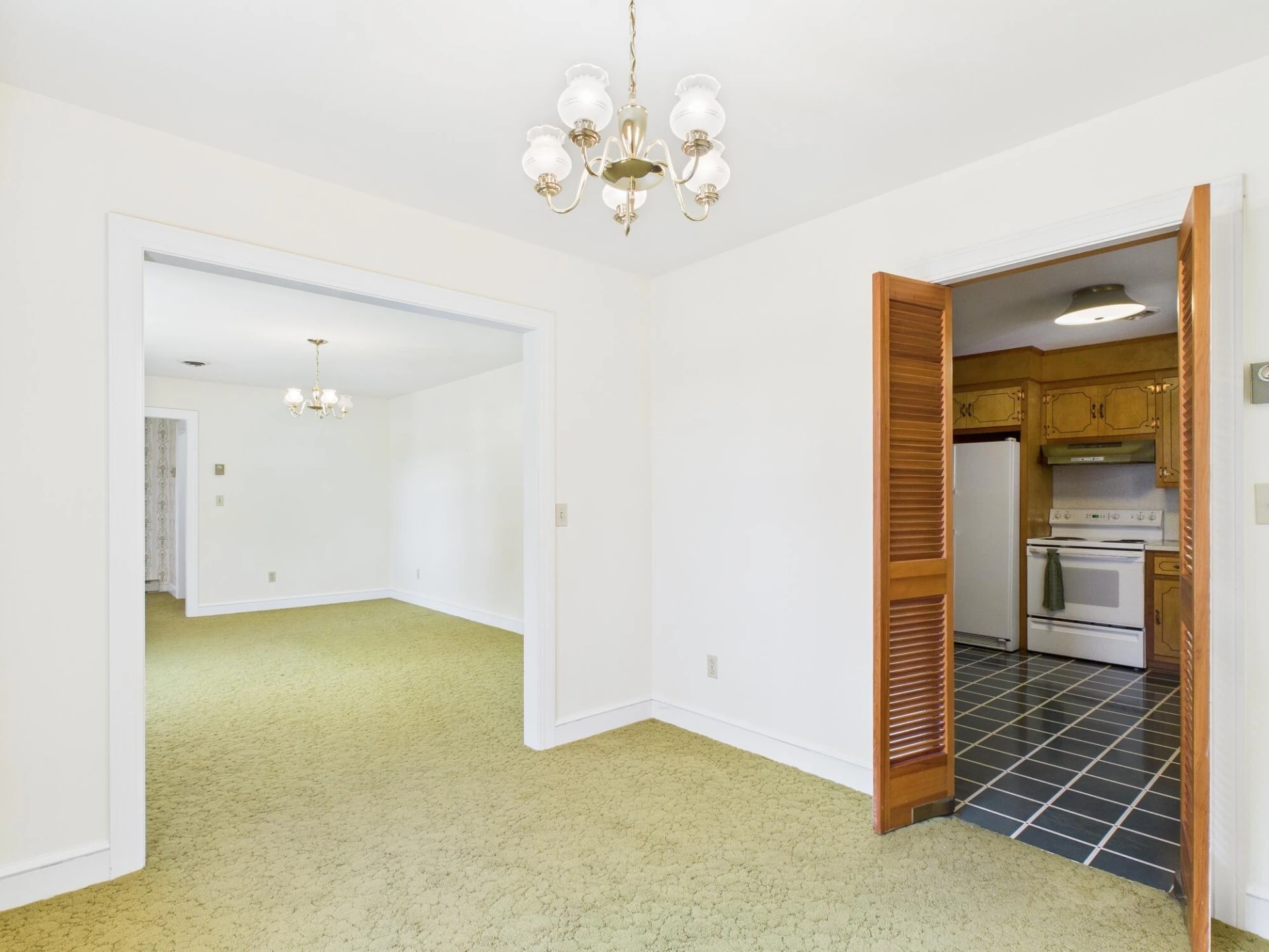 423 Woodland DR - Photo 14
