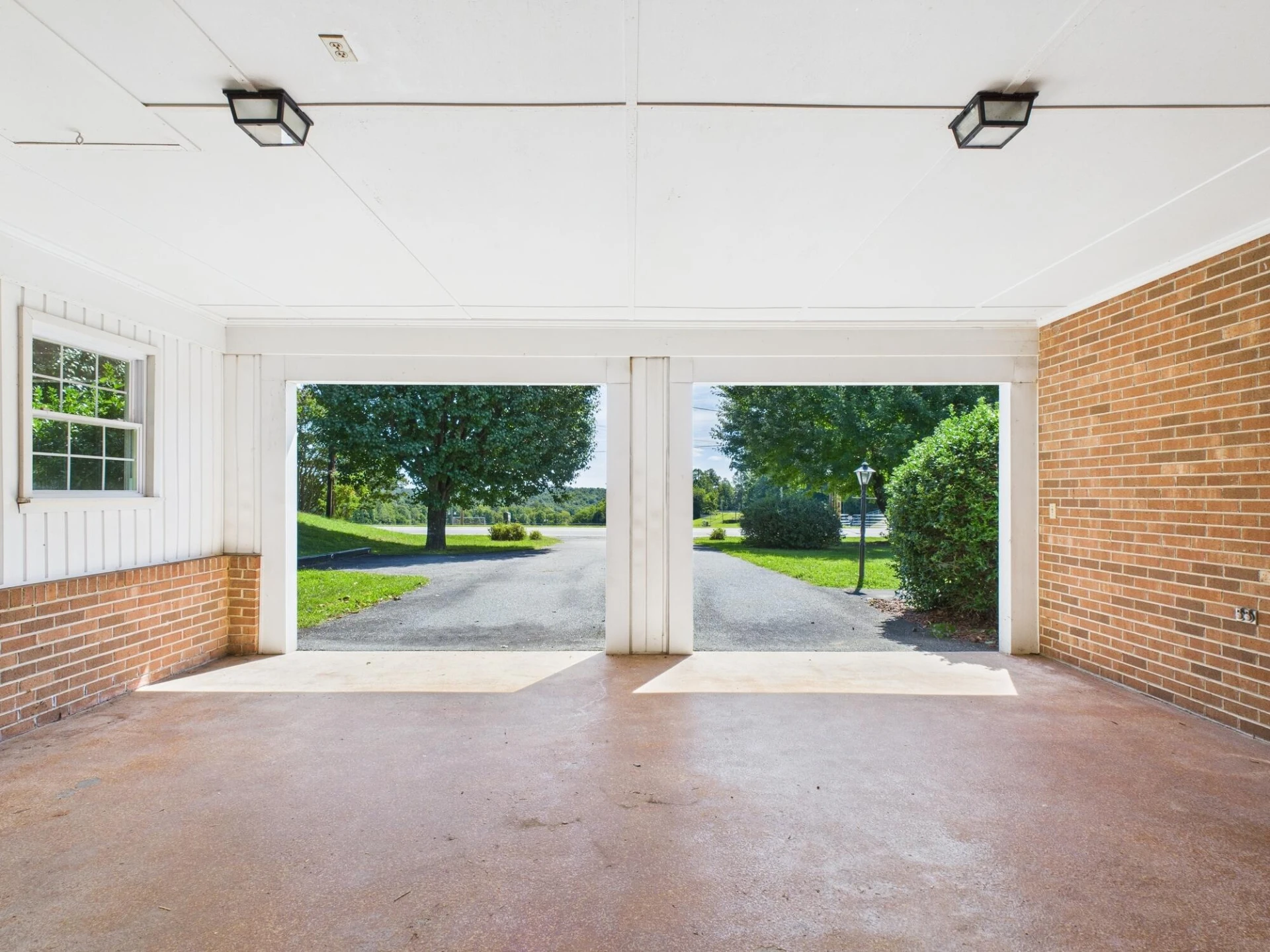 423 Woodland DR - Photo 5