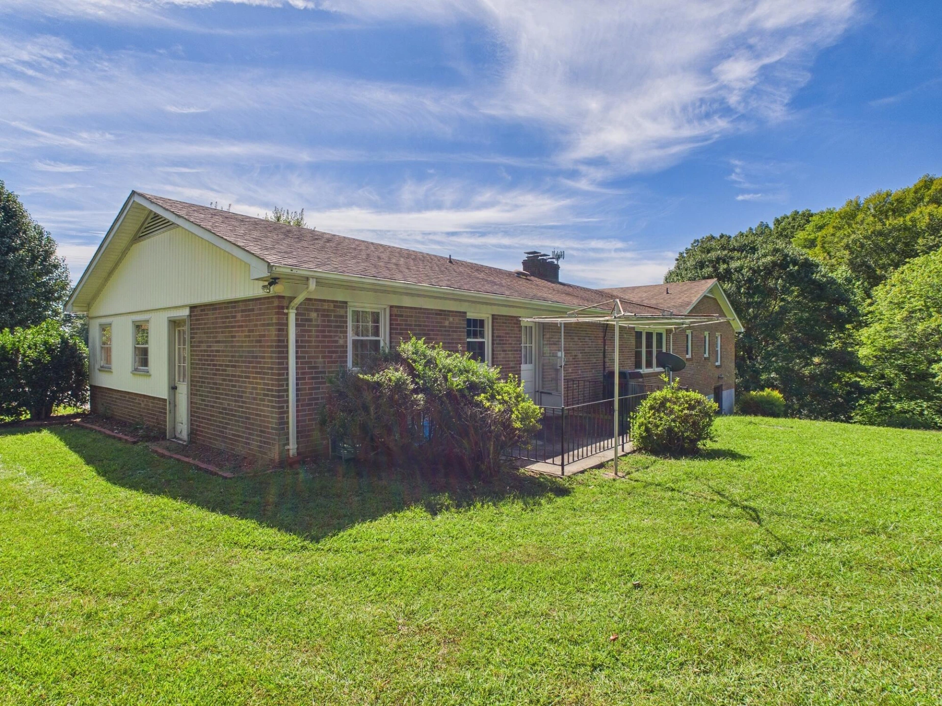 423 Woodland DR - Photo 45