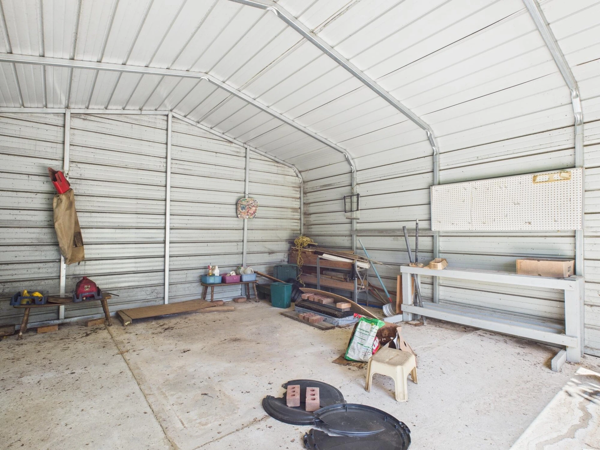 423 Woodland DR - Photo 48