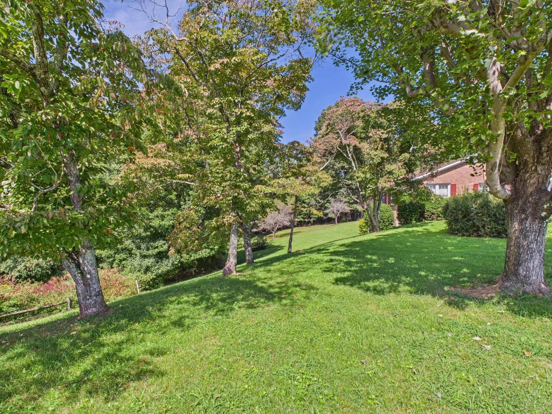 423 Woodland DR - Photo 67