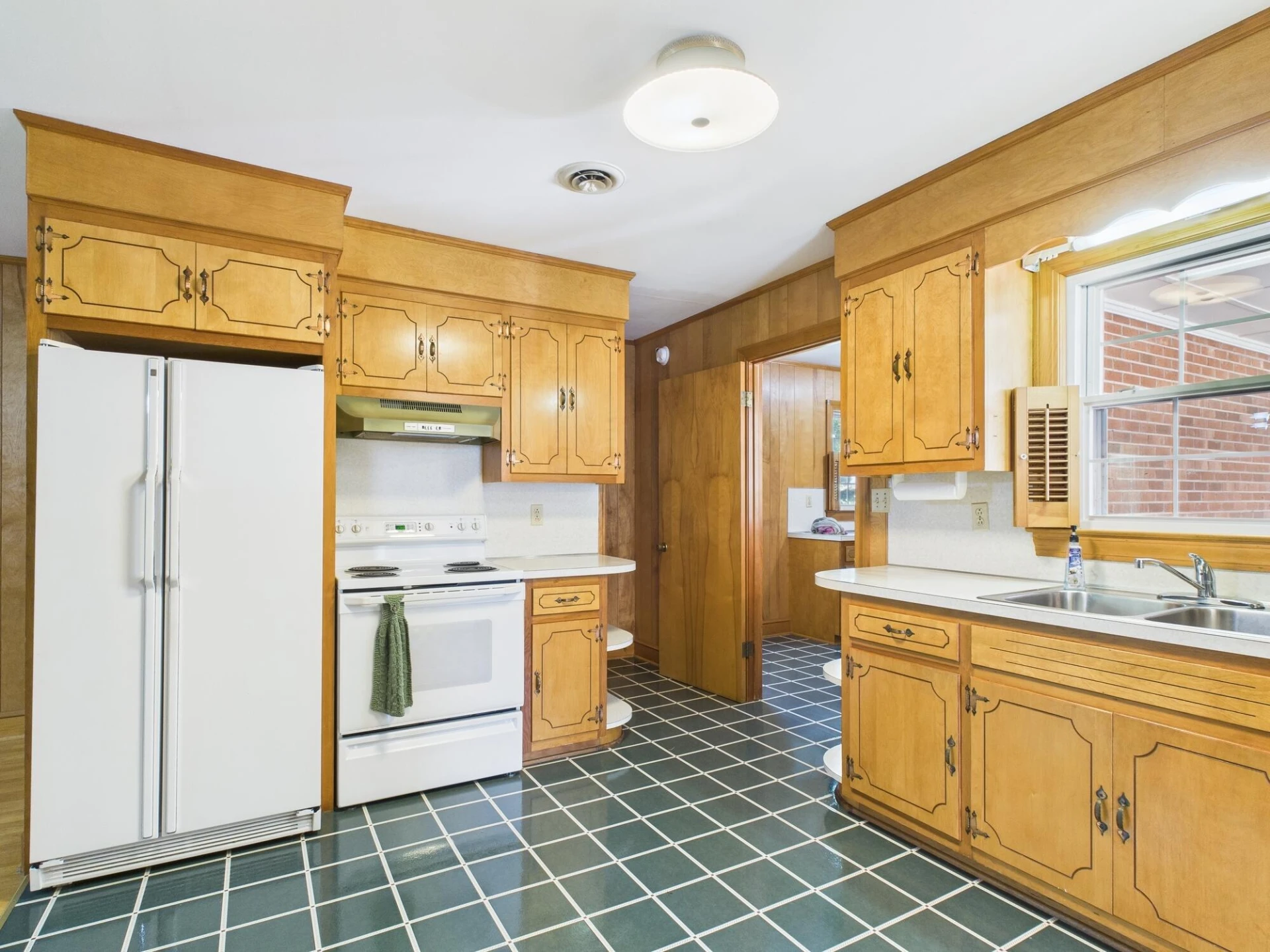 423 Woodland DR - Photo 10