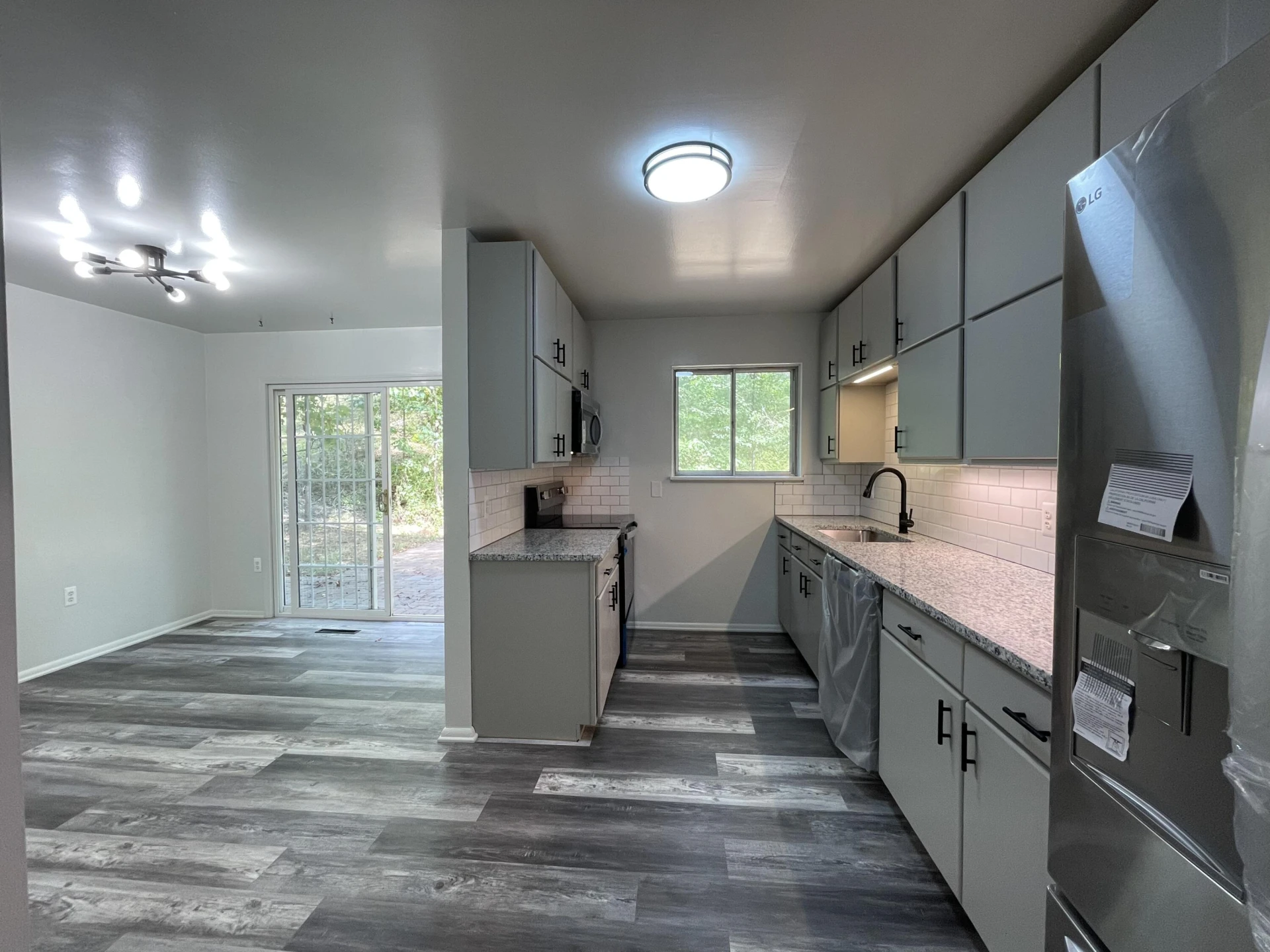 205 Forestview CIR - Photo 25