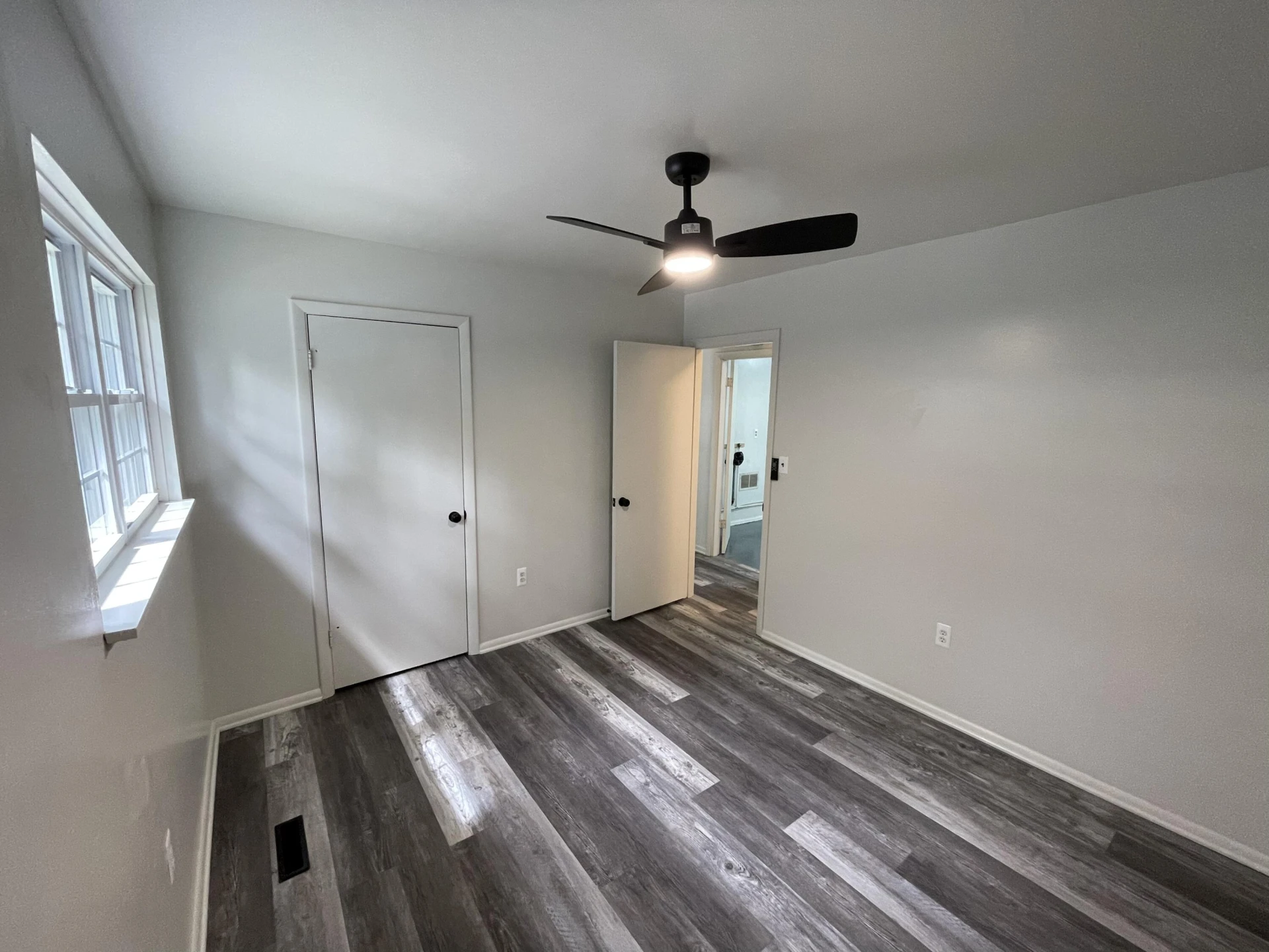 205 Forestview CIR - Photo 40
