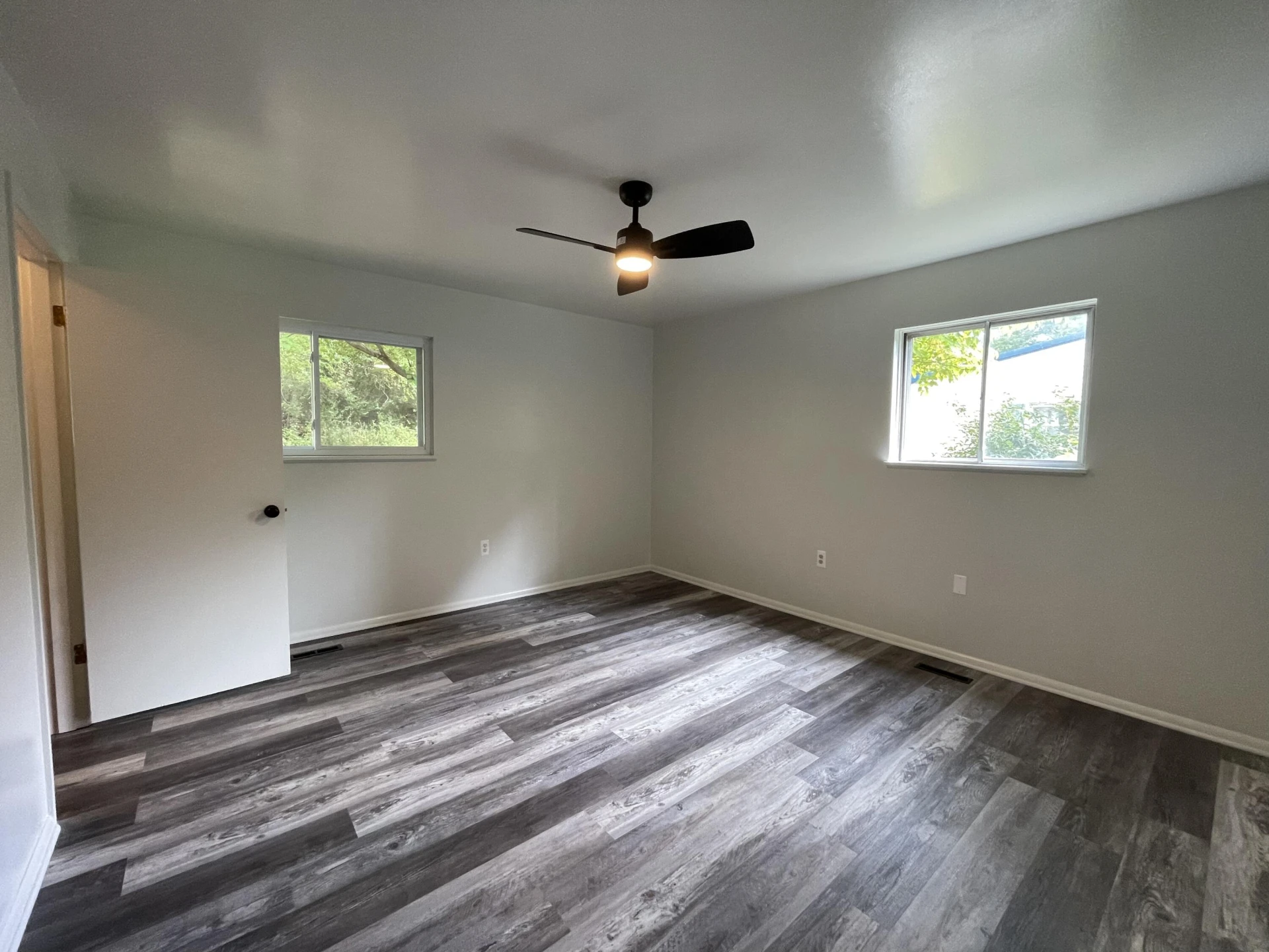 205 Forestview CIR - Photo 45