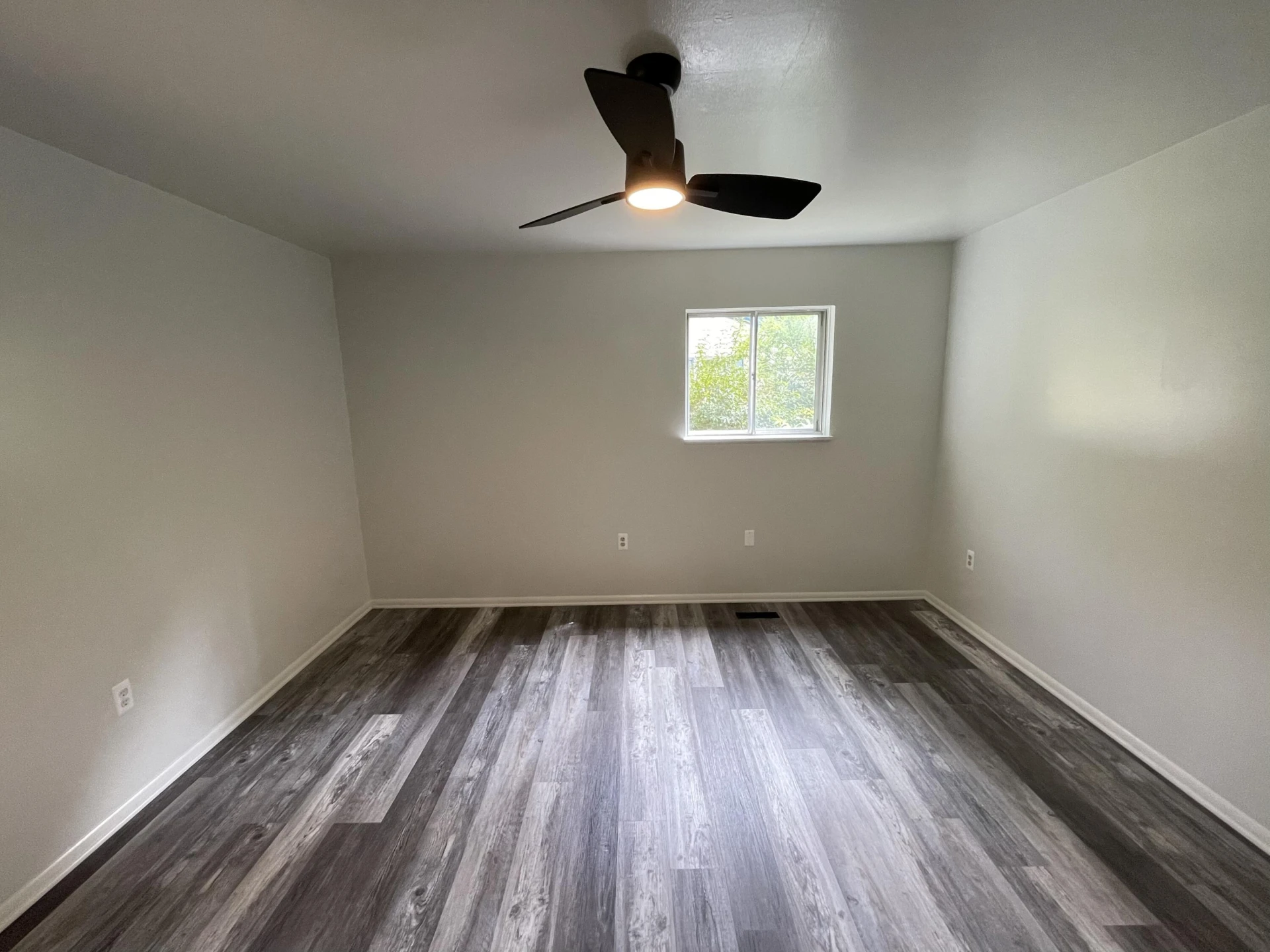 205 Forestview CIR - Photo 50
