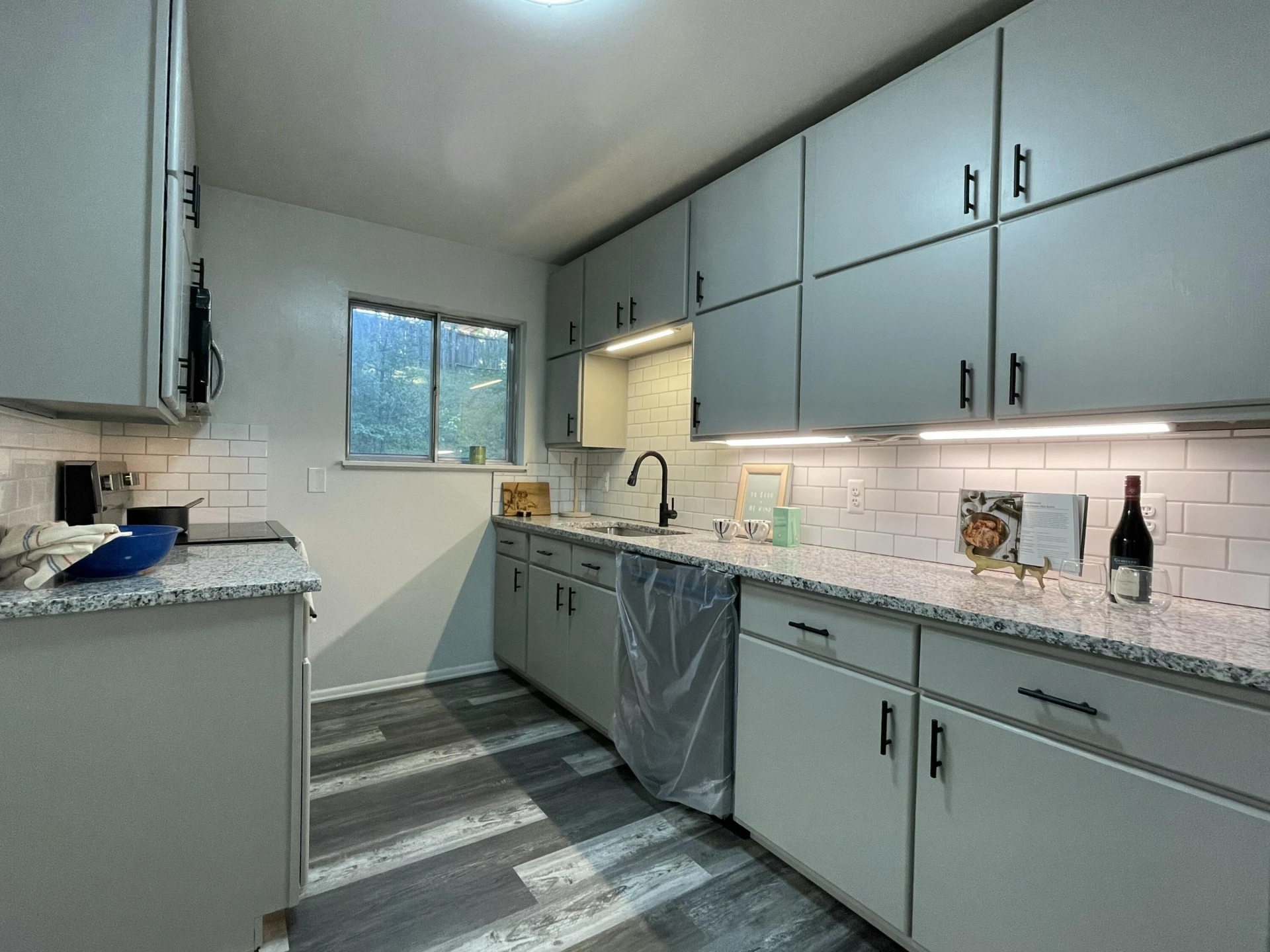205 Forestview CIR - Photo 8