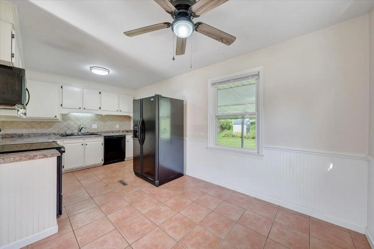 2132 Ellison AVE - Photo 10